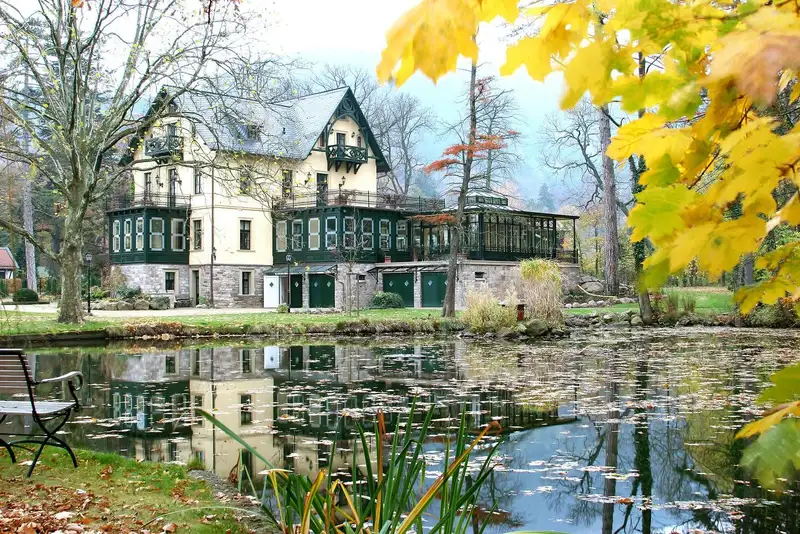 Individuelles Schmuckstück jenseits architektonischer Allgemeinplätze.