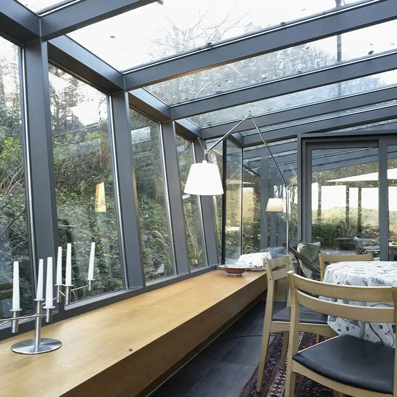 Wintergarten mit Pfosten-Riegel-Konstruktion aus eigener Produktion.